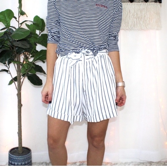 Love & Piece Pants - Love & Piece High Waist Shorts W/Pockets